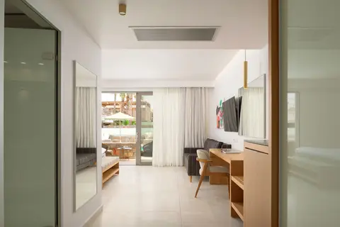 High Beach Resort in Δημοτική Ενότητα Μαλίων — foto 11