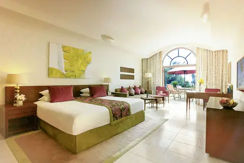 JA Palm Tree Court in Dubai — foto 17