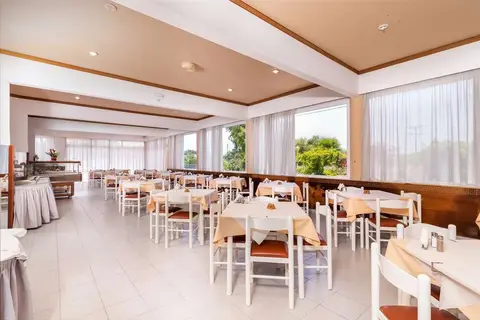 Sabina Hotel in Θεολόγος — foto 8