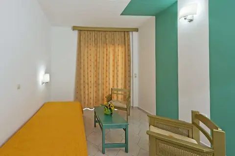 Trianta in Ιαλυσός — foto 15