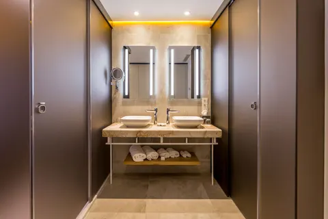 Fly & Go Higueron Hotel Malaga, Curio Collection by Hilton in Fuengirola — foto 19