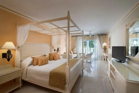 Bahia Principe Luxury Bouganville in La Romana