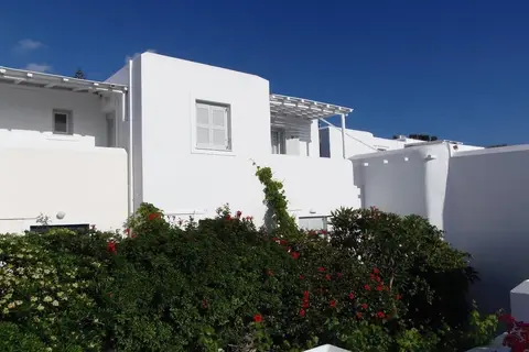 Manos in Νάουσα — foto 12