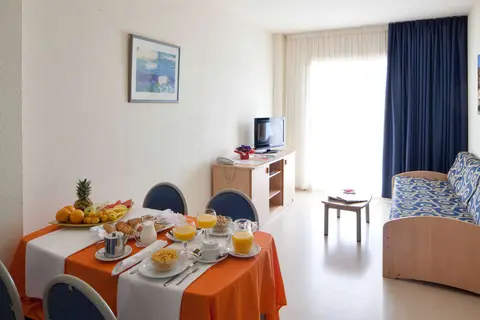 H-Top Royal Sun Suites in Santa Susanna — foto 28