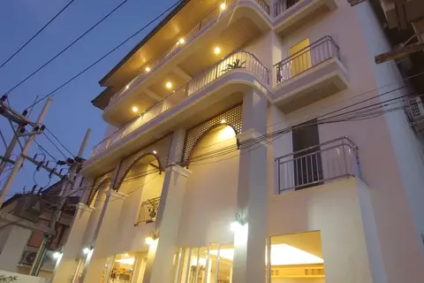 Hotel First Bungalow Beach Resort in บ้านบางรักษ์ — foto 8