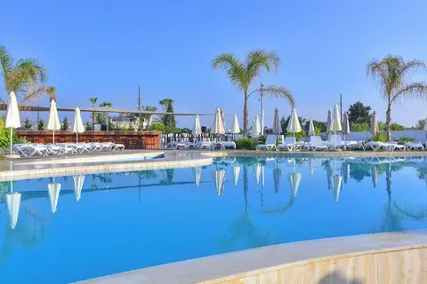 Lebay Beach Hotel in Oroklini — foto 17