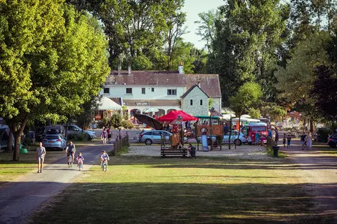 Camping Le Domaine De La Brèche in Varennes-sur-Loire — foto 14