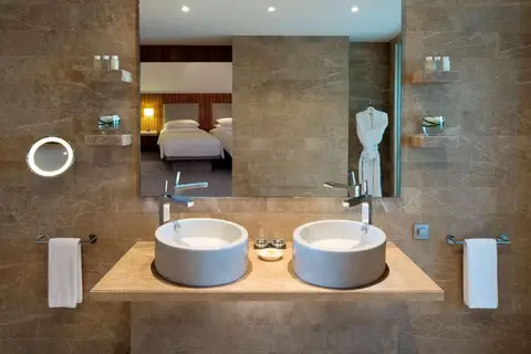 Andaz Capital Gate by Hyatt in الروضة — foto 22