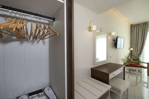 Vantaris Luxury Beach Resort in Dramia, foto 28