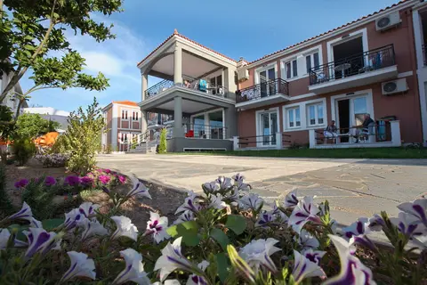 Sun & Sea Luxury Hotel in Πέτρα — foto 17