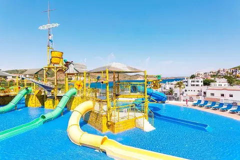 Carema Club Resort in es Mercadal — foto 10