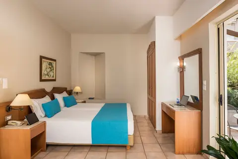 Elotis Suites in Agia Marina — foto 17