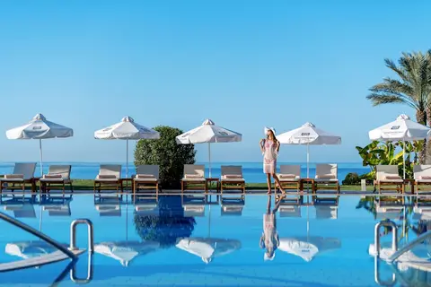 Constantinou Bros Athena Royal Beach Hotel in Γεροσκήπου — foto 27