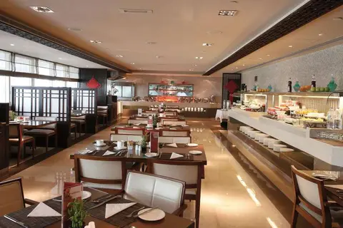 Ramada by Wyndham Downtown Abu Dhabi in الزَّاهية — foto 21