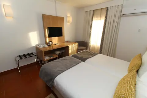 Best Western Hotel Dom Bernardo in Mexilhoeira Grande — foto 28