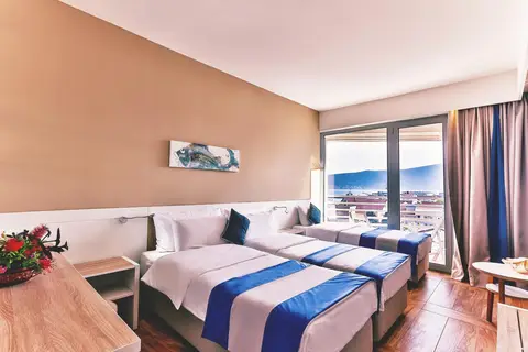 Carine Hotel Delfin in Bijela — foto 29