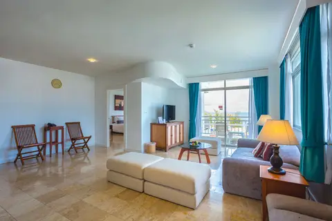Waterfront Suites Phuket by Centara in ตำบลกะรน — foto 6