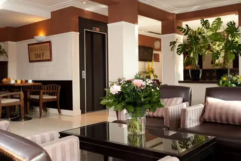 Hotel de la Jatte in Neuilly-sur-Seine — foto 8