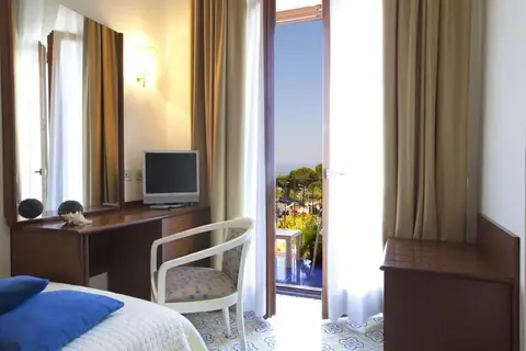 Hotel Tirrenia in Sorrento — foto 25