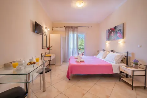Ziogas Luxury Apartments in Kato Korakiana — foto 3