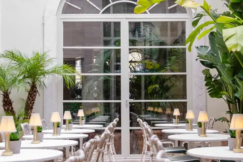 Browns Avenue Hotel in Almada — foto 11