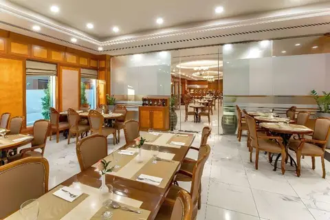 Grand Excelsior Hotel Bur Dubai in Dubai — foto 13