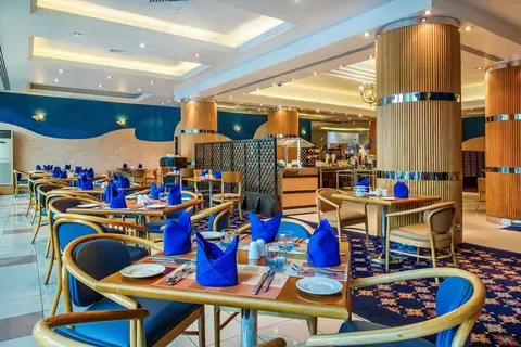 Holiday International Hotel Sharjah in Sharjah — foto 16