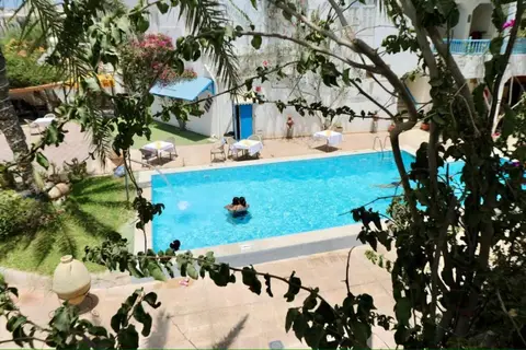 Hôtel Rodes in مزراية