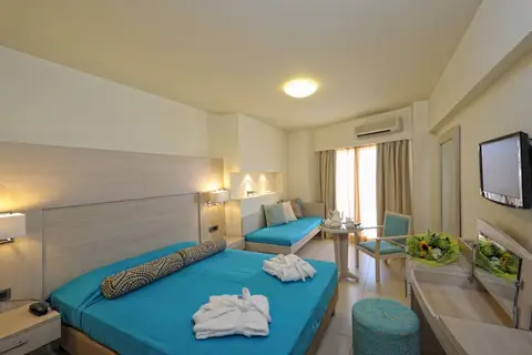 Aphrodite Beach Club in Δημοτική Ενότητα Γουβών — foto 12