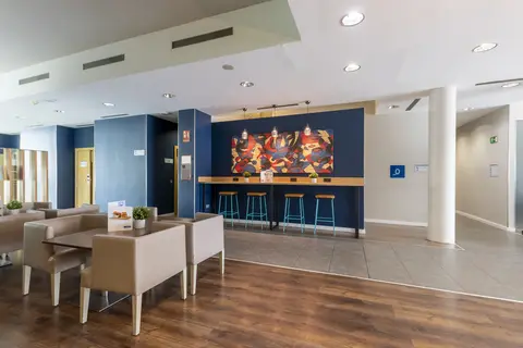 Travelodge Málaga Airport in Guadalmar-San Julián — foto 29