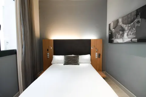 Hotel Petit Palace Tres Cruces foto 5