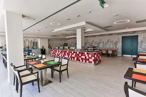 Hotel TQ Plaza in Budva — foto 5
