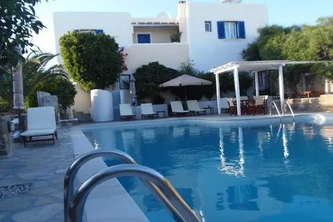 Manos in Νάουσα