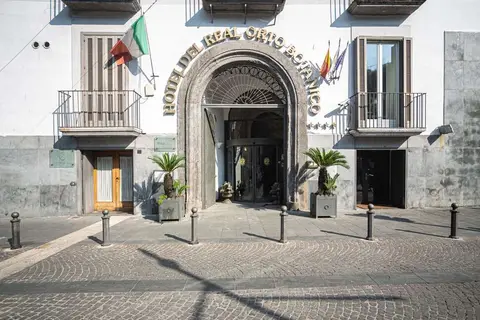 Hotel Real Ortobotanico in Napels