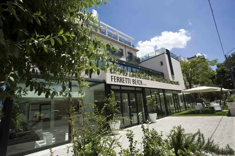 Ferretti Beach in Rimini — foto 4