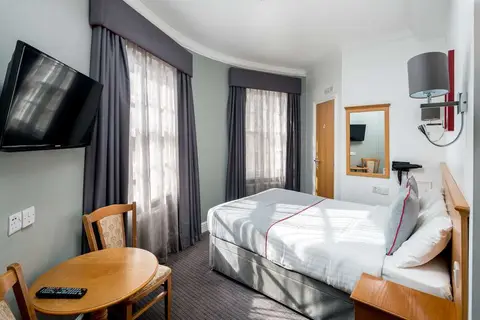 OYO Townhouse New England Victoria in Londen — foto 3