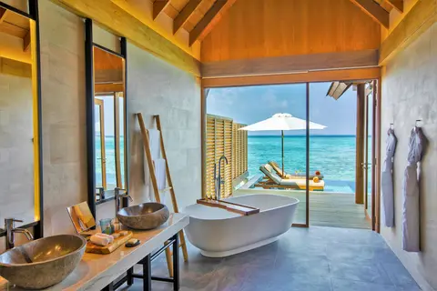 Emerald Faarufushi Resort & Spa in Rah Gili Maldives — foto 13