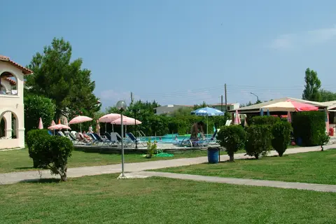 Appartementen Kamari in Αχαράβη — foto 8