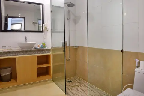 Hotel Puri Saron Seminyak in Kuta — foto 23