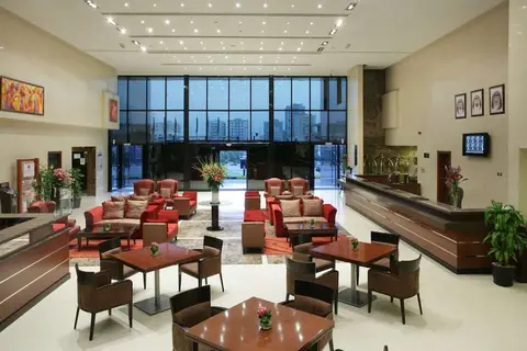 Ramada Hotel & Suites by Wyndham Ajman in عجمان — foto 6