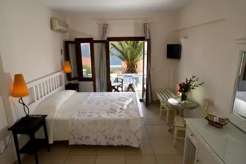 Clara Hotel in Πέτρα — foto 21