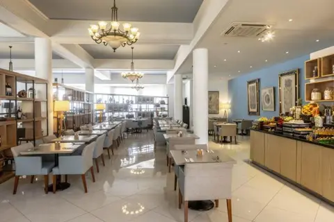King Jason Paphos - Designed for adults by Louis Hotels in Paphos — foto 3