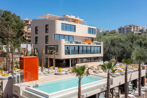 Fly & Go Higueron Hotel Malaga, Curio Collection by Hilton in Fuengirola — foto 40