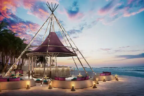 Avani+ Fares Maldives Resort in Fares Island, foto 7