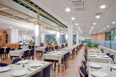 Bluesun Hotel Marina in Brela — foto 13