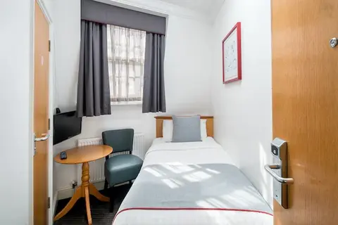 OYO Townhouse New England Victoria in Londen, foto 5