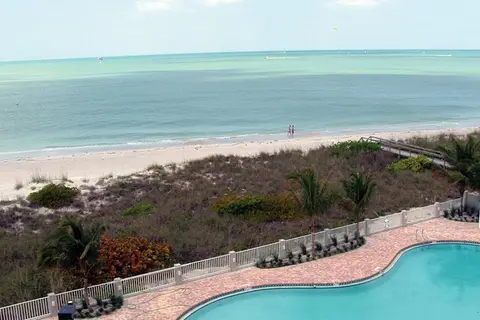 Sunset Vistas Beachfront Suites in Treasure Island