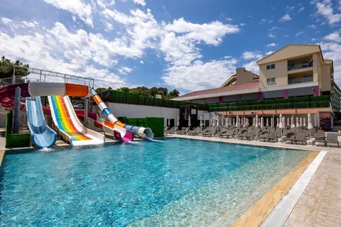 Ramada Hotel & Suites by Wyndham Kusadasi in Kusadasi — foto 29