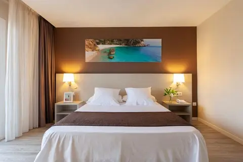 Helios Benidorm in Benidorm — foto 21