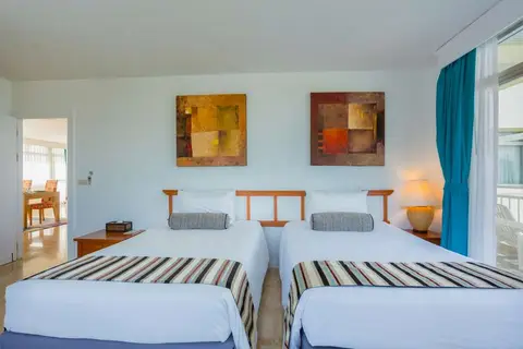 Waterfront Suites Phuket by Centara in ตำบลกะรน — foto 4